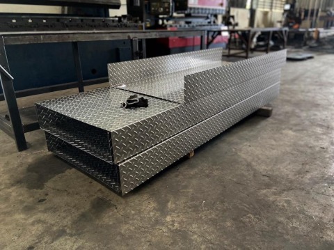 ตัดพับเหล็ก โลหะ ตัดพับเหล็ก โลหะ